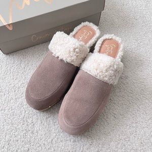 Crown Vintage Jemmia Fur Clog Size 8.5 NWT